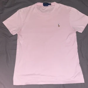 Polo Ralph Lauren T-shirt  - Jätte bekväm, passar till mycket och bra till alla tillfällen 