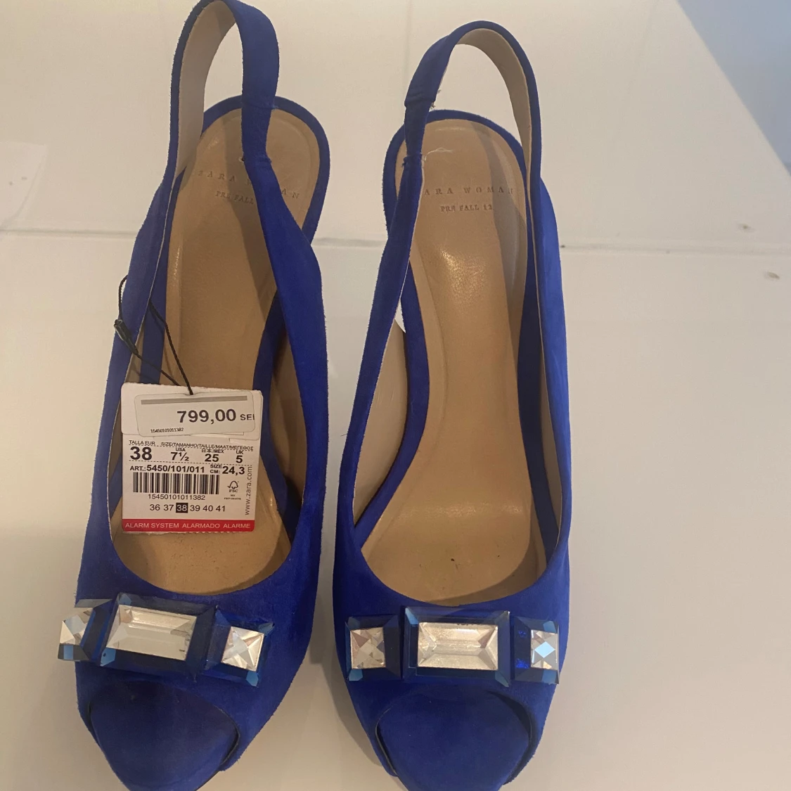 Mörkblåa klackskor från zara