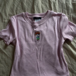 T shirt  - Supergullig T-shirt från Bershka med rugrats. Superfin och i princip oanvänd! Storlek M