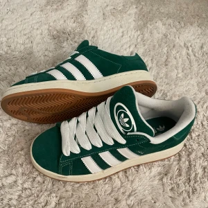 Adidas campus - Säljer mina adidas campus. Nästan oanvända. Bara använda typ 5 gånger. Hör av er om ni är intresserade eller vill ha fler bilder.💗💗