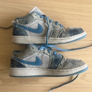 Sällsynta Nike skor - Använda och inte det bästa skicket men fortfarande snygga.