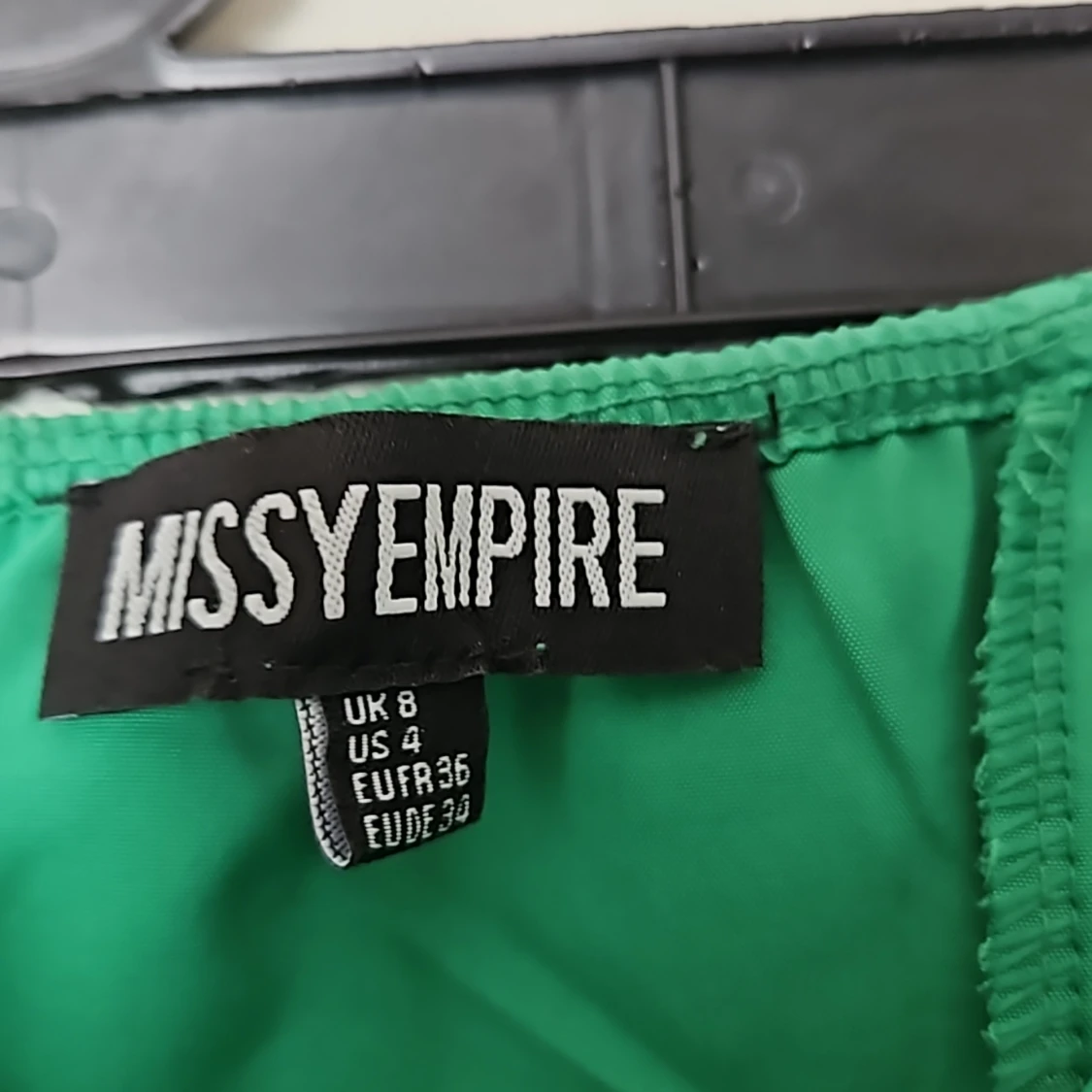 Figursydd ärmlös klänning - 90