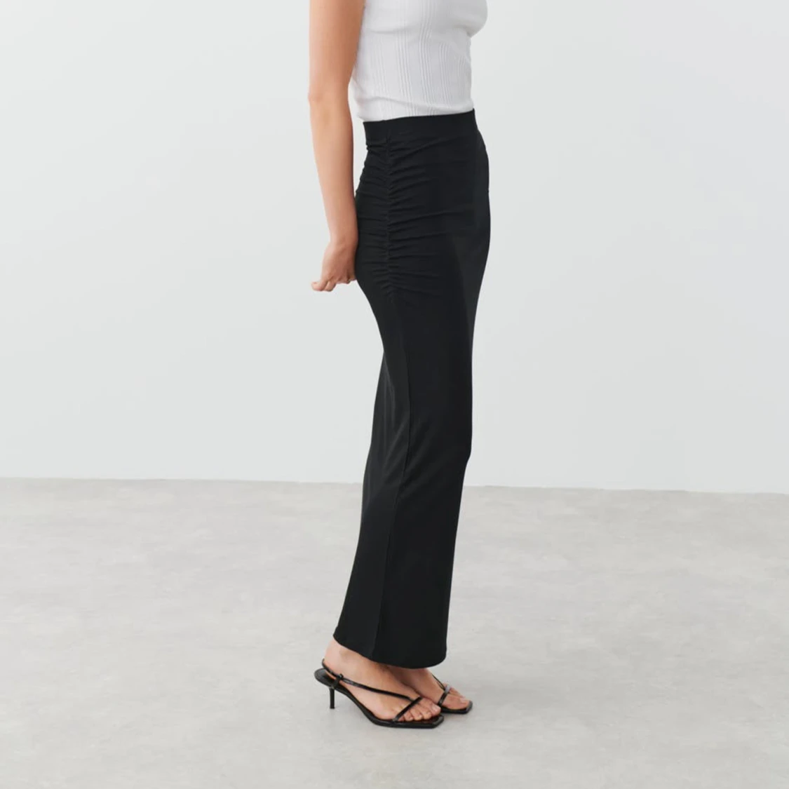 Lågmidjad långkjol  - 90