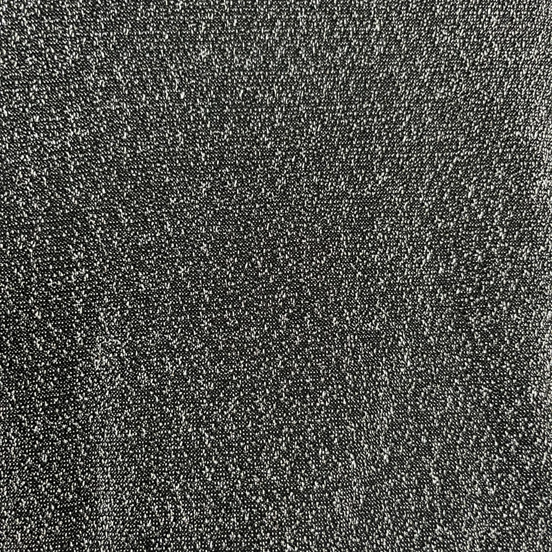 Glittrig topp med trumpetärm  - 91