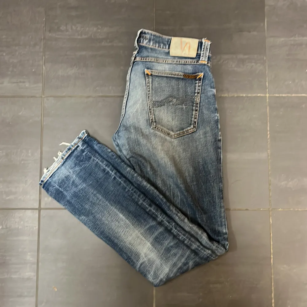 Skit snygga jeans använt fåtal gånger passar jätte bra . Jeans & Byxor.