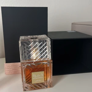 Lattafa Khamra parfym  - 100 ml men använt cirka 10 ml, köpt på Notino. Unisex parfym.