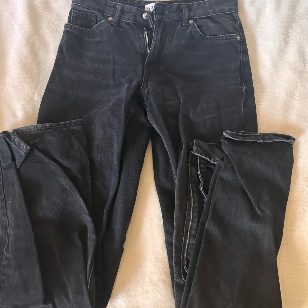 Emo svarta Jeans.Jätte Baggy jeans har bara haft den 2 eller 3 gånger.Fråga mig om ni vill köpa.🖤. Jeans & Byxor.