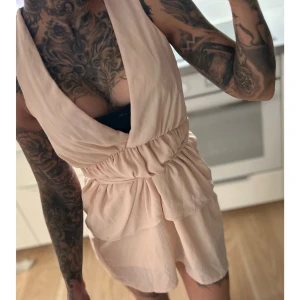 Nelly - ljusrosa klänning, xs - Fin somrig klänning från Nelly i storlek xs. 🩷