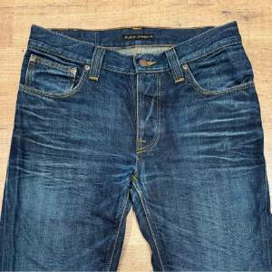 Säljer ett par nudie jeans i storlek 31-34 bara skriva om ni har några funderingar