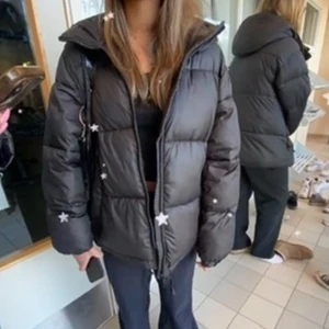 Vinterjacka  - Kommer inte till användning löngre, fint skick😇