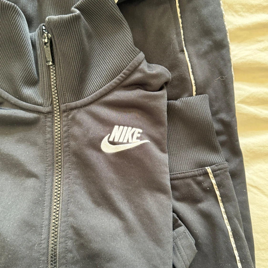 Svart träningsset från Nike - 92