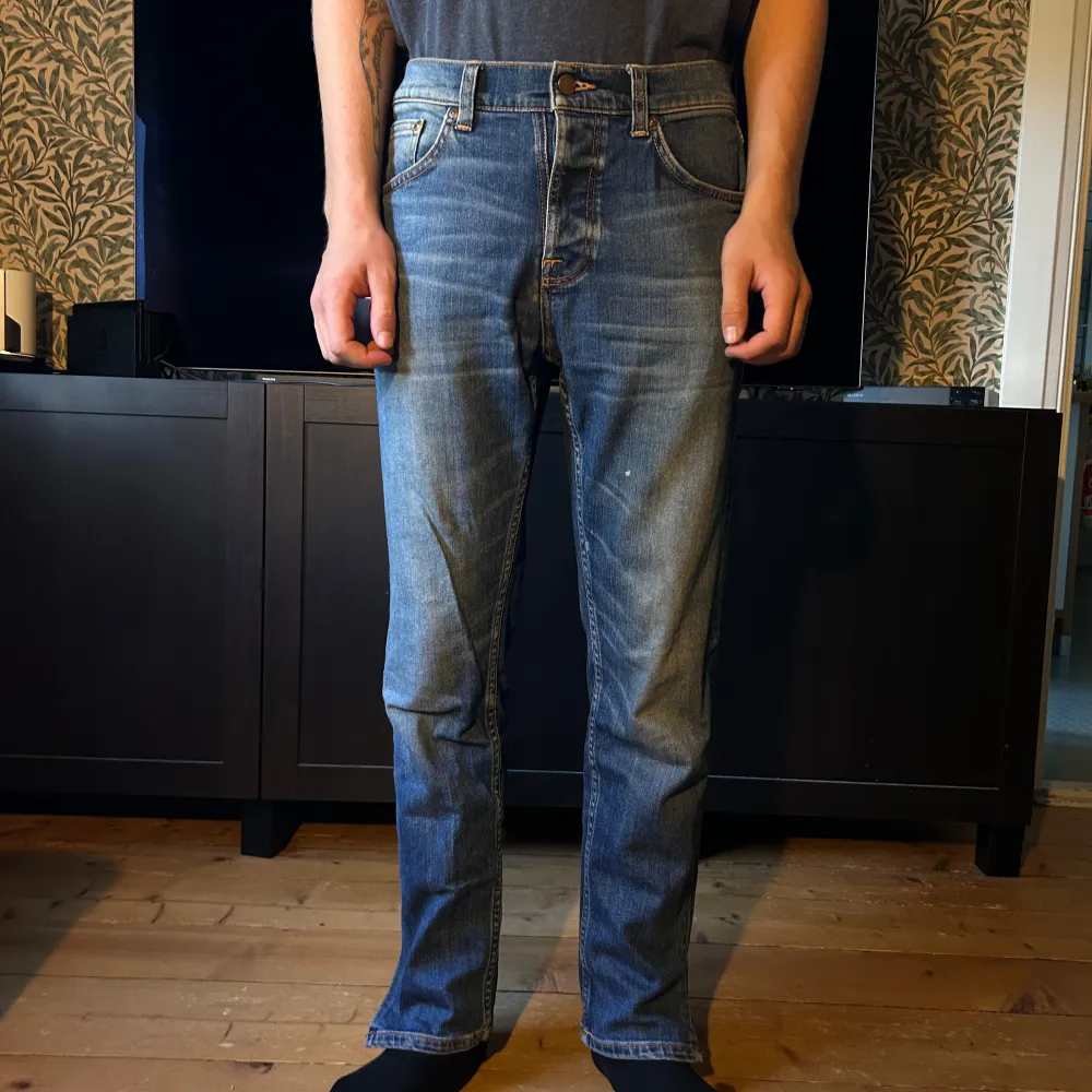 Klippt av lite av sömmen längst ner för att vara snyggt till boots   W30 L30. Jeans & Byxor.