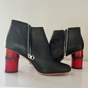 Acne studios klackskor - Har aldrig använt dessa för de är i fel storlek!  Klackskor från acne studios