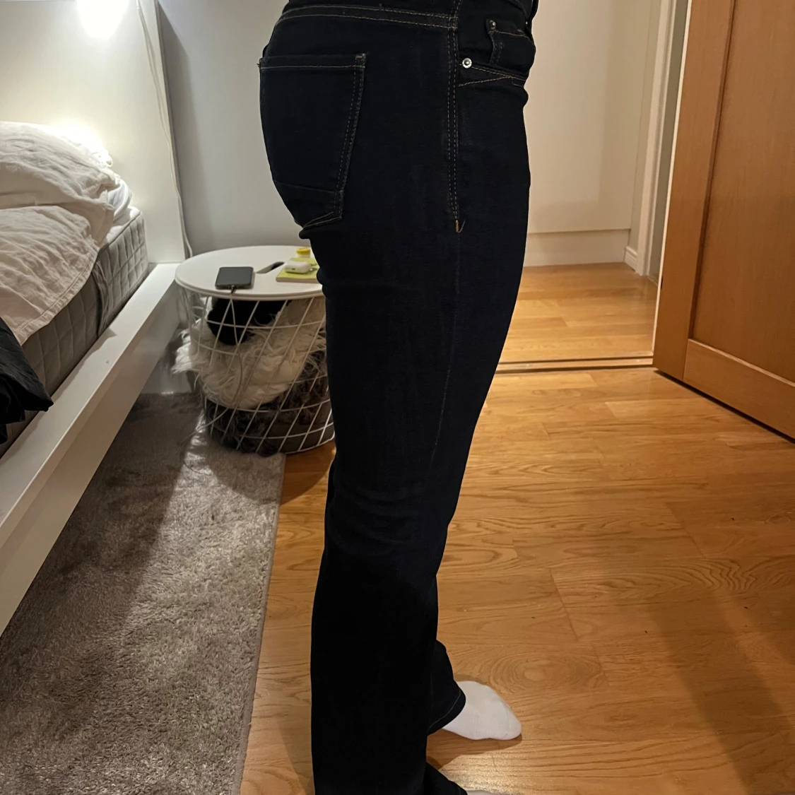 Mörkblåa jeans - 90