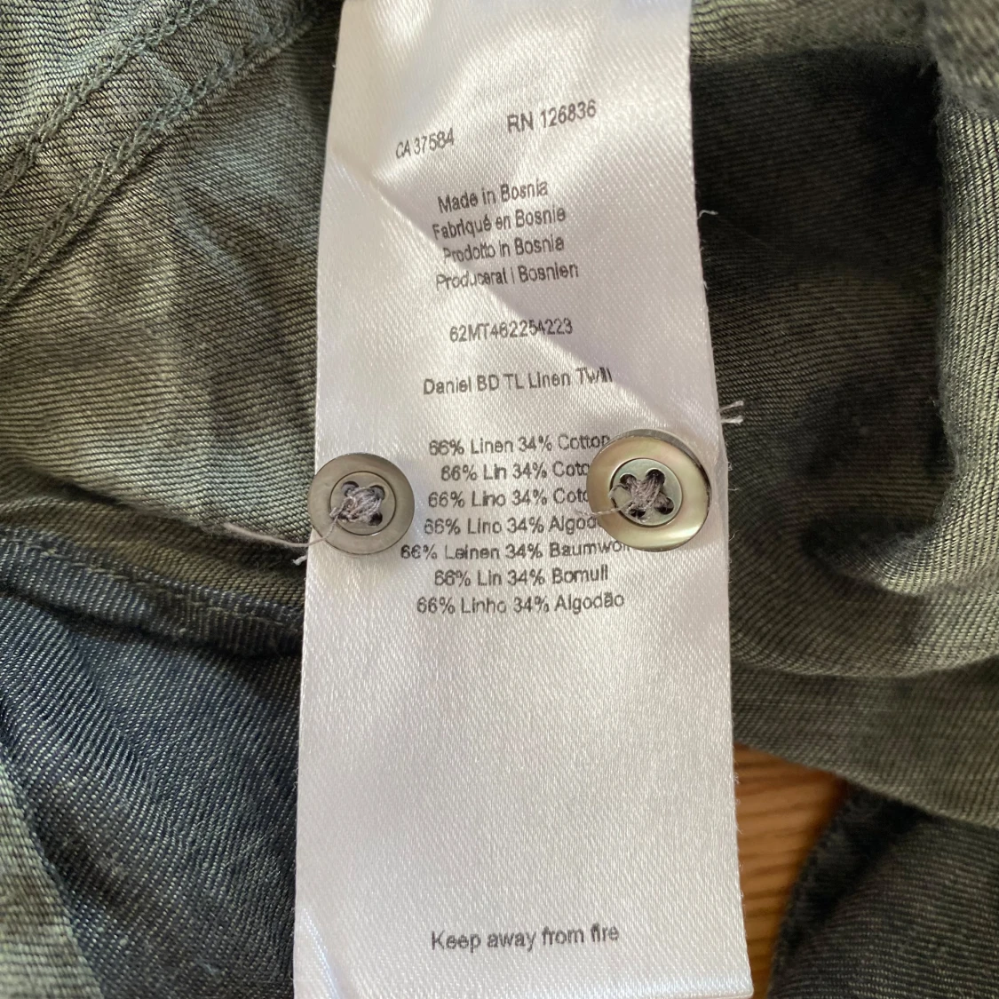 Mörkgrön halvlinne skjorta i strl 37 från J.Lindeberg - 93