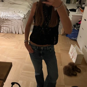 Topp  - Cool fest topp i spets/brodyr 