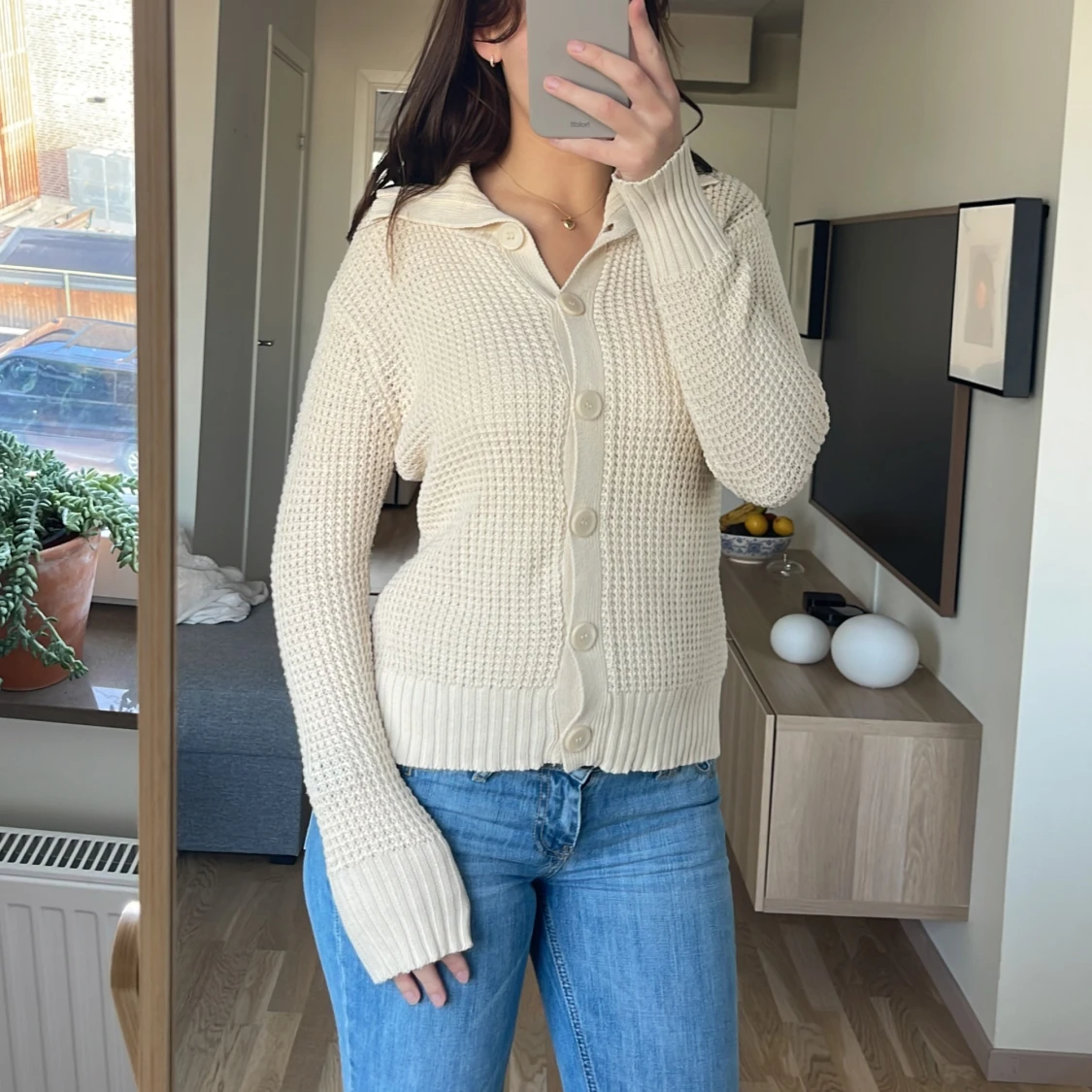 Krämvit kofta