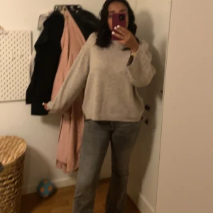 Stickad tröja  - Stickad tröja från lager 