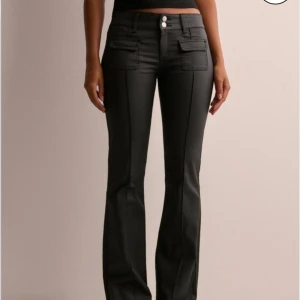 Nelly jeans - Säljer dessa ”Low waist bootcut jeans från nelly. Helt oanvända med prislapp kvar i storlek 36.