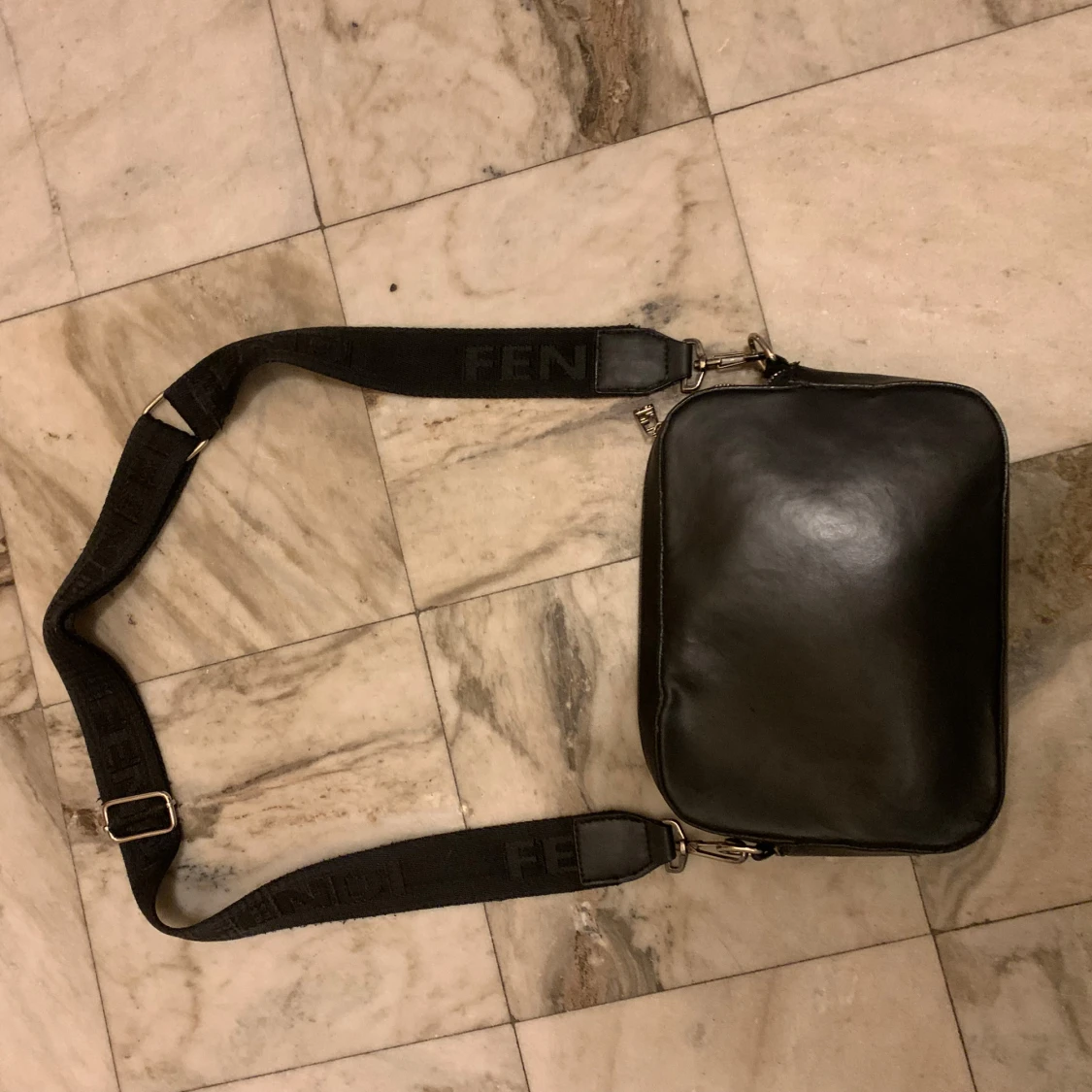 Fendi väska - 90