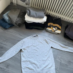 Vanlig tröja från Lager157 - Valnig stilren sweatshirt från lager157 använt få gånger så väldigt bra skick.