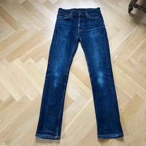 Nudie jeans - Hej säljer ett par feta nudie jeans. Stolek 31/32 Kom gärna med frågor, priset kan diskuteras 🙌