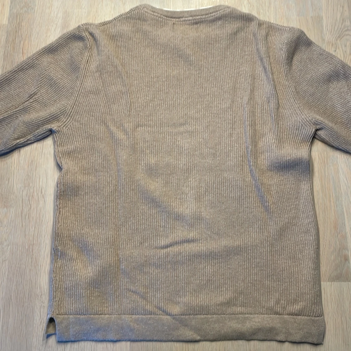 Beige stickad tröja från Pull&Bear - 90