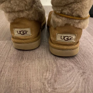 UGGS - Så fina uggs, helt oanvända. 