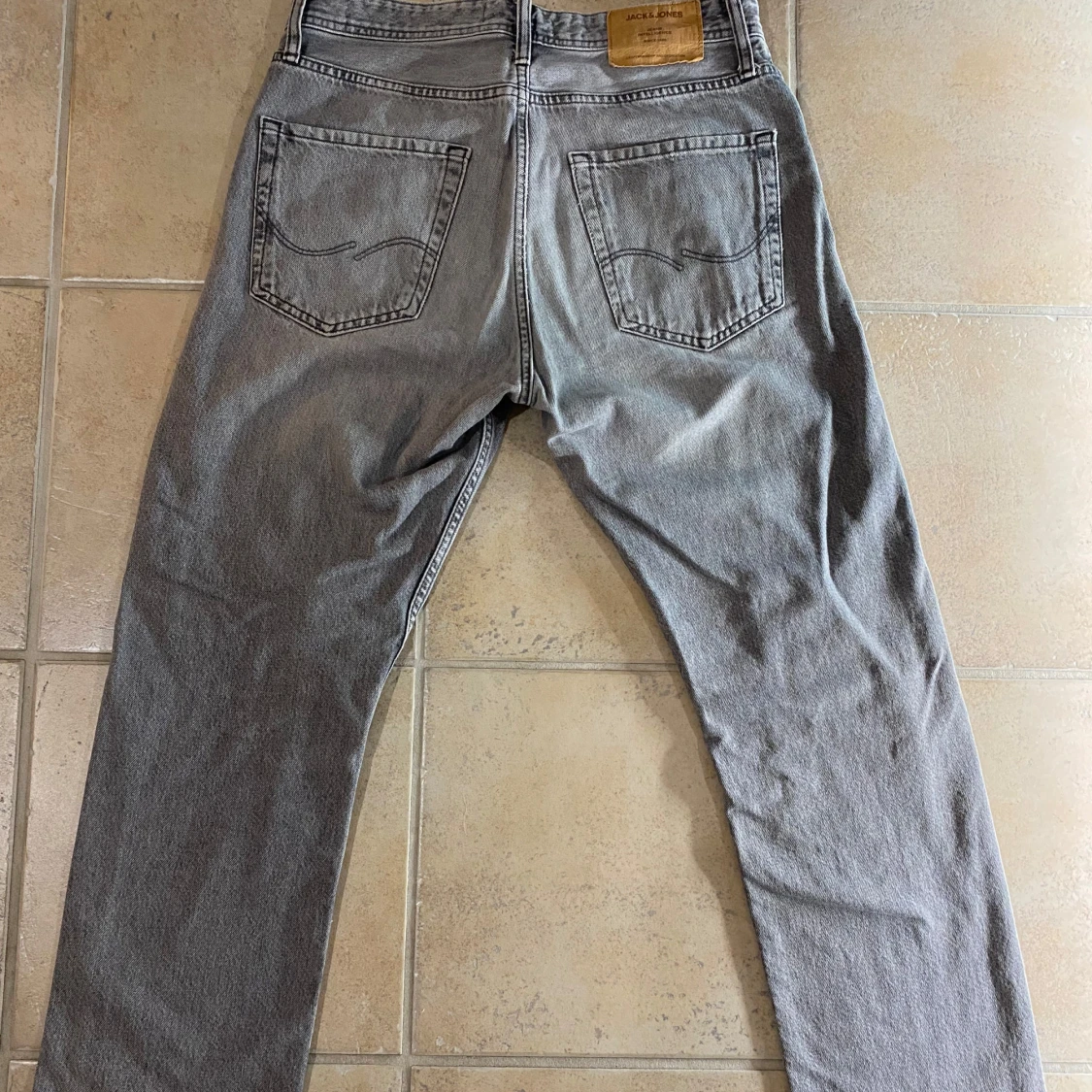 Gråa looseChris Jack&Jones jeans - 90