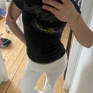 Så snygg Levis T-shirt - Jättesnygg till lågmidjade jeans😍😍
