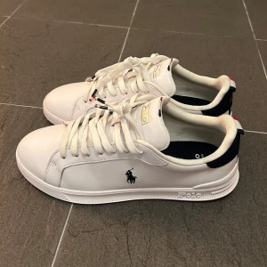  Polo Ralph Lauren skor - Säljer mina Ralph Lauren skor o köpte 5 månader sen. Jätte bra skick och finns onlinekvitto. Pris kan diskutera 🧌