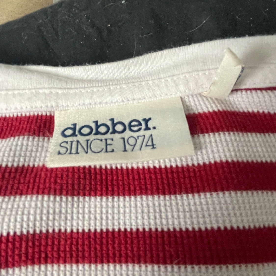 Röd- och vitrandig tröja från Dobber - 90