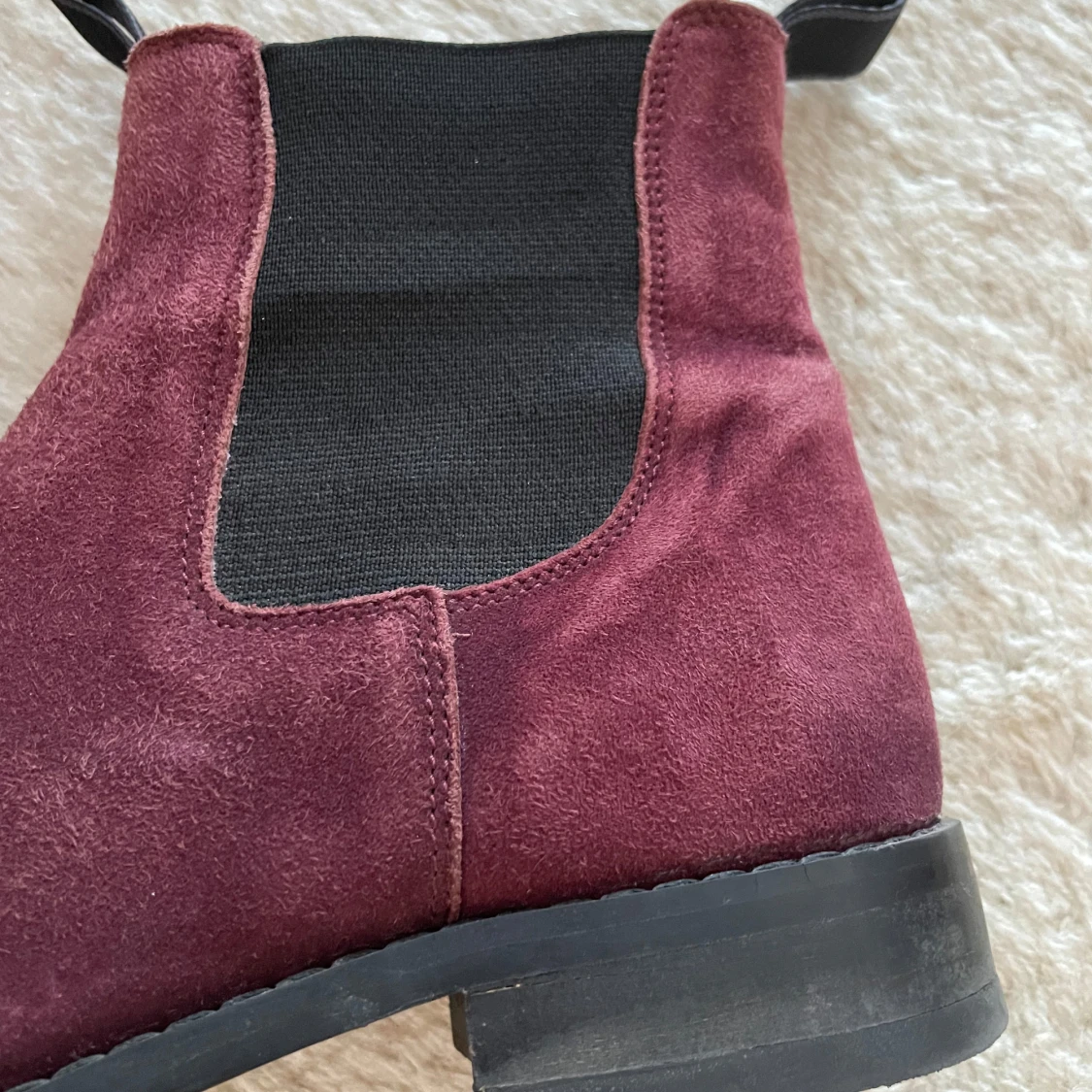 Vinröda Chelsea boots i mocka - 92