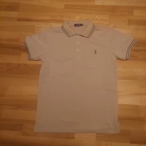 Polo Ralph Lauren Piké - Aldrig använd! Priset kan diskuteras vid snabb affär. 