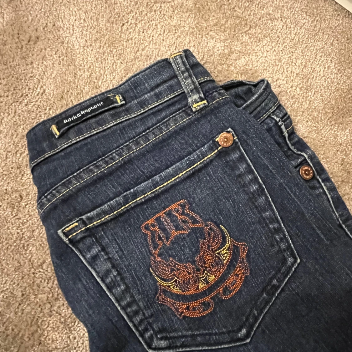 Mörkblå jeans från Rock & Republic - 1