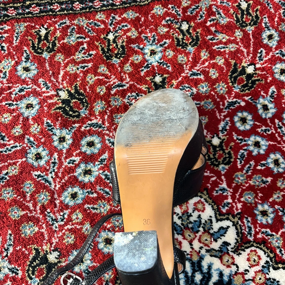 Svarta hög klackar - 91