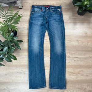 Blå jeans från Replay - Snygga blå jeans från Replay storlek 30/34 hör av er vid frågor