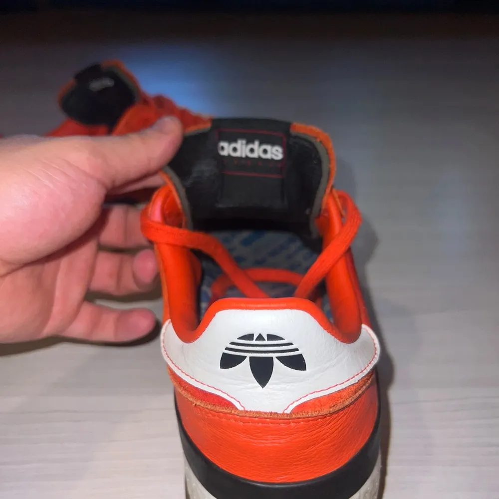 In very good condition. Very comfortable on feet Size 43 1/3 I bought these from New York for about 400€. Kengät.