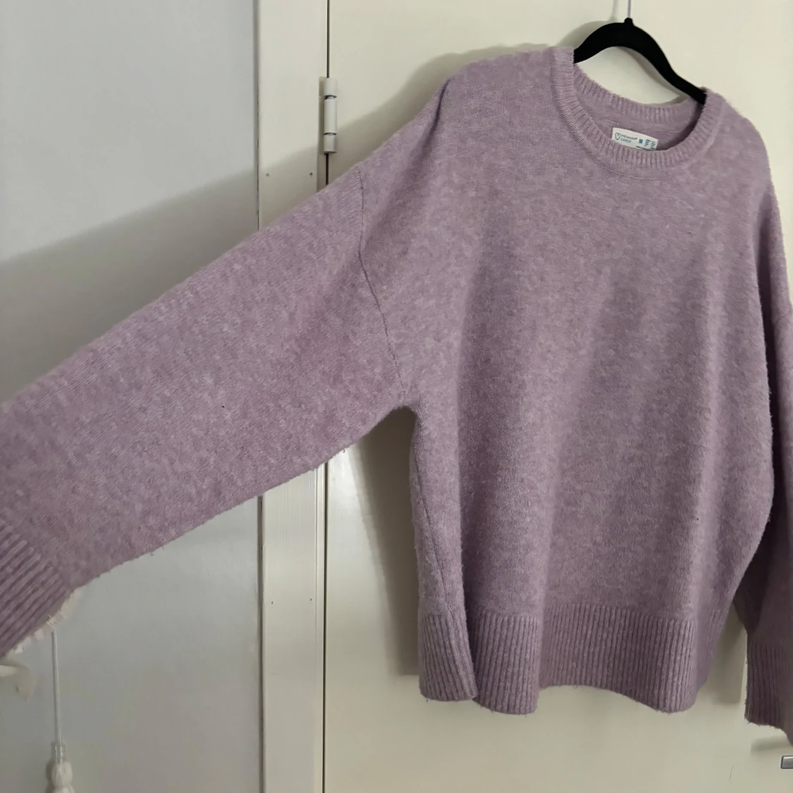 Stickad, lila tröja - 90