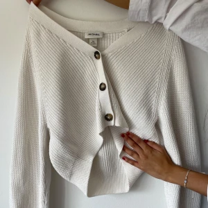 Stickad tröja - Kofta med knappar🫶🏻🫶🏻