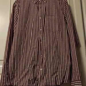 Rutig skjorta - Rutigt skjorta från Lager 157. Aldrig använd.