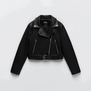 Zara Skinnjacka  - Inga defekter, sparsamt använd  Korta modellen , Strl L för en mer oversized passform  Passar en xs/s