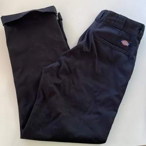 Helt oanvönda Dickies, svarta, storlek W30/L32