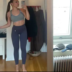 Säljer dessa sjukt snygga tights från womensbest som inte kommer till användning. Skriv privat om fler frågor eller bilder🤗