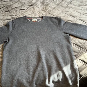 Tommy Hilfiger - En tröja från Tommy Hilfiger storlek XL. Använd 2-3 gånger. Nyskick