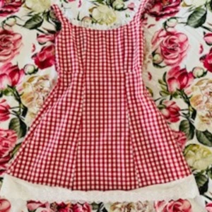 Röd rutig coquette klänning -  Fin lolita klänning som passar så bra till sommaren 