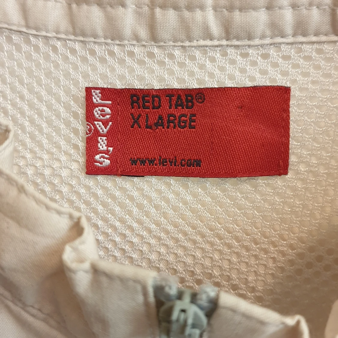 Beige kortärmad skjorta från Levi's - 92