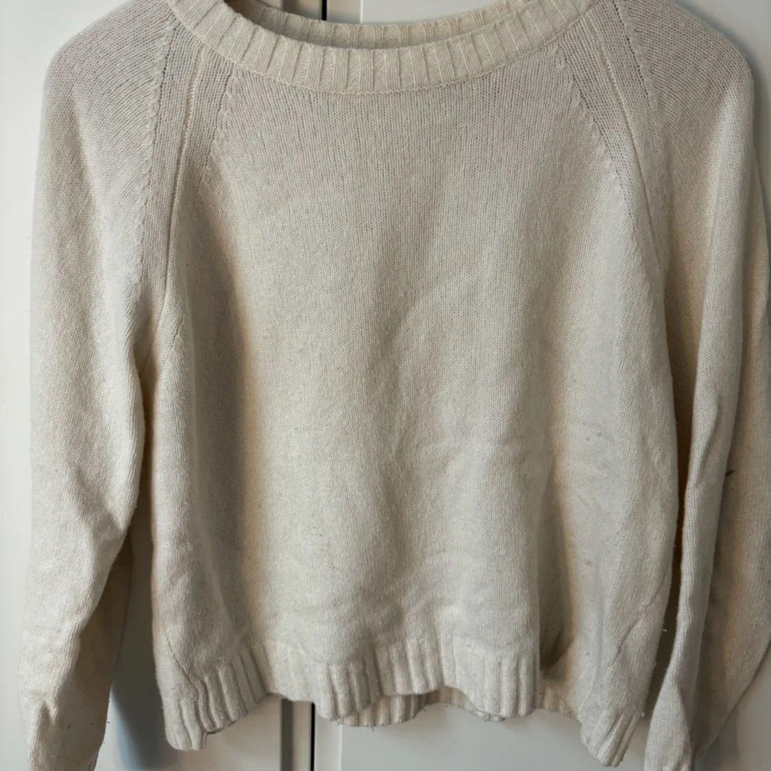 Beige stickad tröja - 91