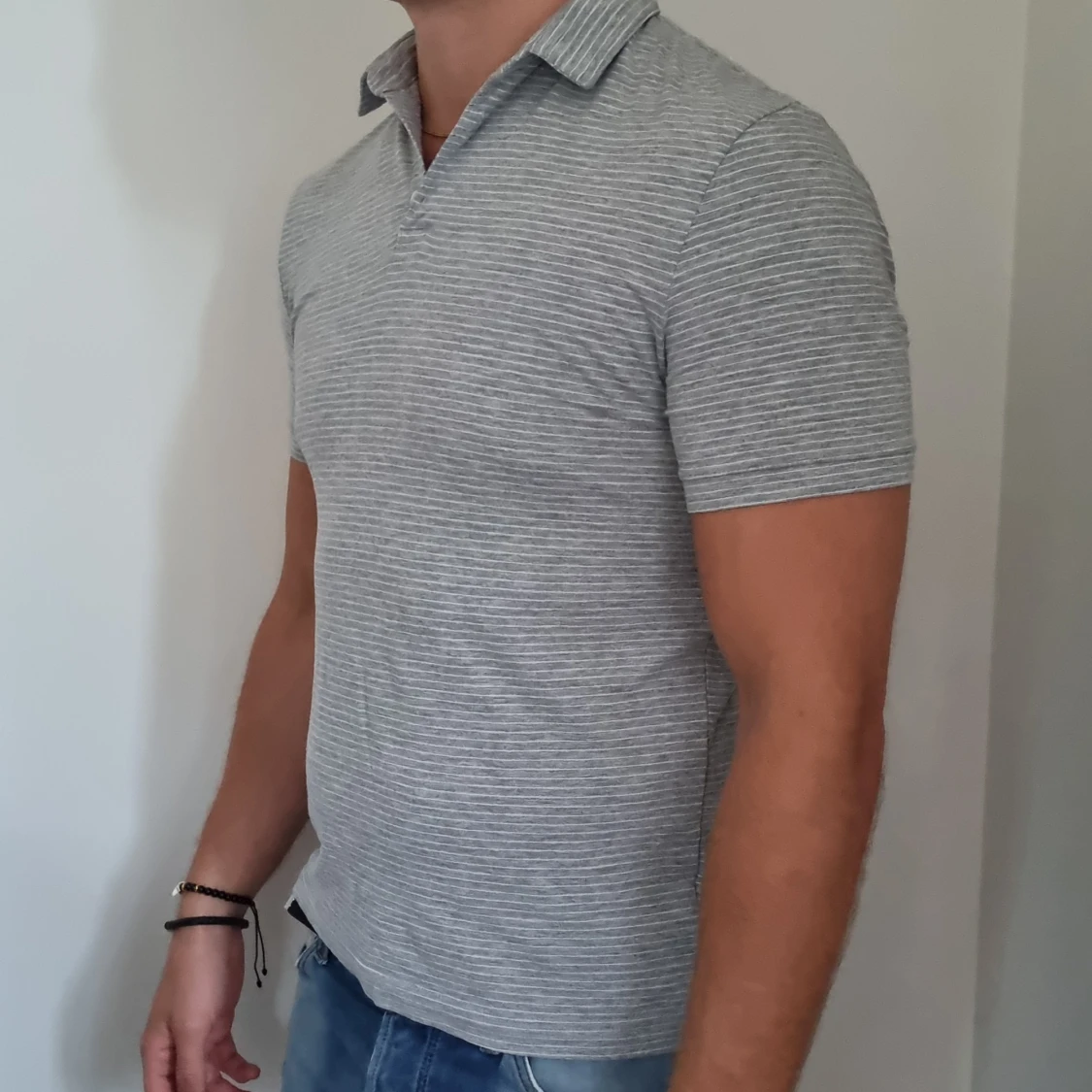 Grå randig pikétröja - 91