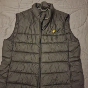 Lyle & scott väst - Bra skick, varm och skön